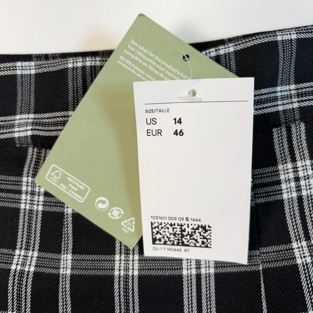 NWT Divided by H&M Black White Plaid Pleated Mini Skirt Size 14 Y2K Grunge - Picture 3 of 11
